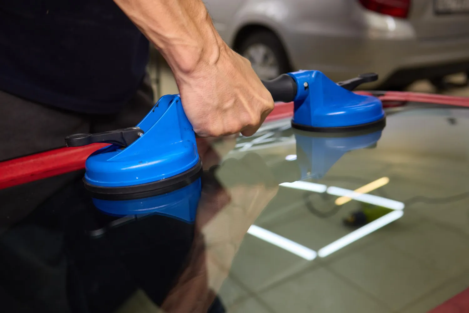 RS Servis ön cam onarımı ve taş izi kontrolü